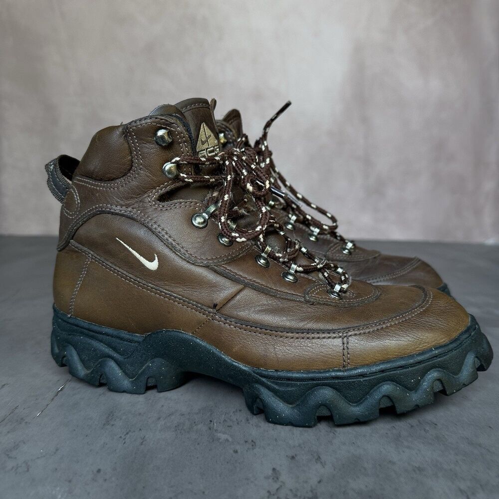 Rare Vintage 90s Nike ACG Air Lahar Mid Leather Boots Woman’s 9 648010-211 Brown